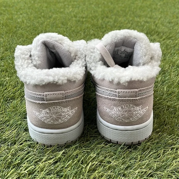 Air Jordan 1 Low SE - Picture 3 of 5